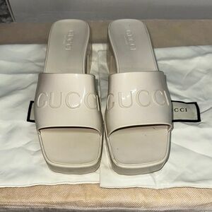 Gucci Women's Cream Slide Sandals